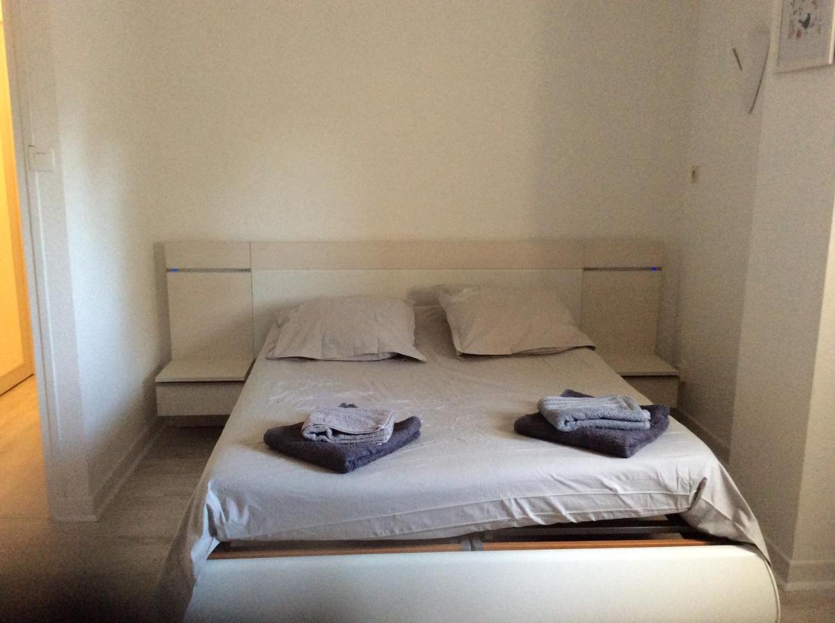 Gites Et Chambres D'Hotes Les Roses The Hauterives Bagian luar foto