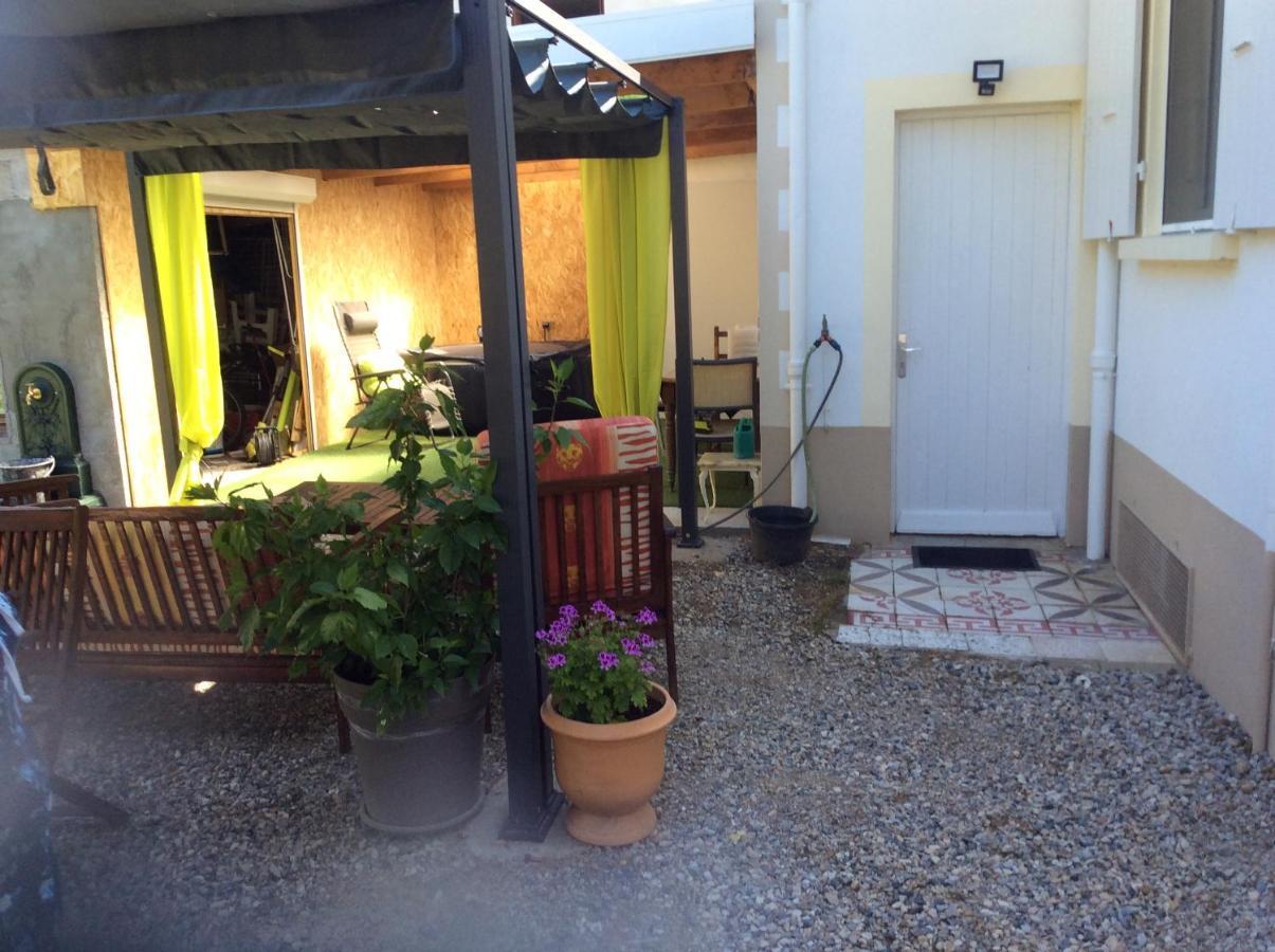 Gites Et Chambres D'Hotes Les Roses The Hauterives Bagian luar foto